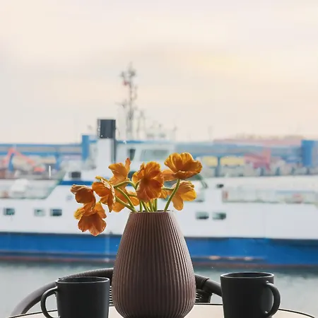 Nowa Flotylla Stylowy Z Widokiem Na Port By Renters *