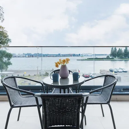Nowa Flotylla Stylowy Z Widokiem Na Port By Renters Swinoujscie
