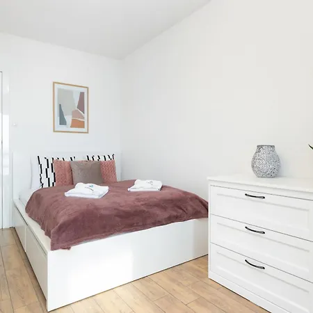 Nowa Flotylla Stylowy Z Widokiem Na Port By Renters Apartment Swinoujscie